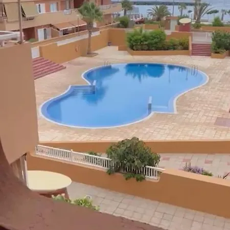 Apartamento Luminoso Con Diseno La Ola Azul * Puertito de Guimar